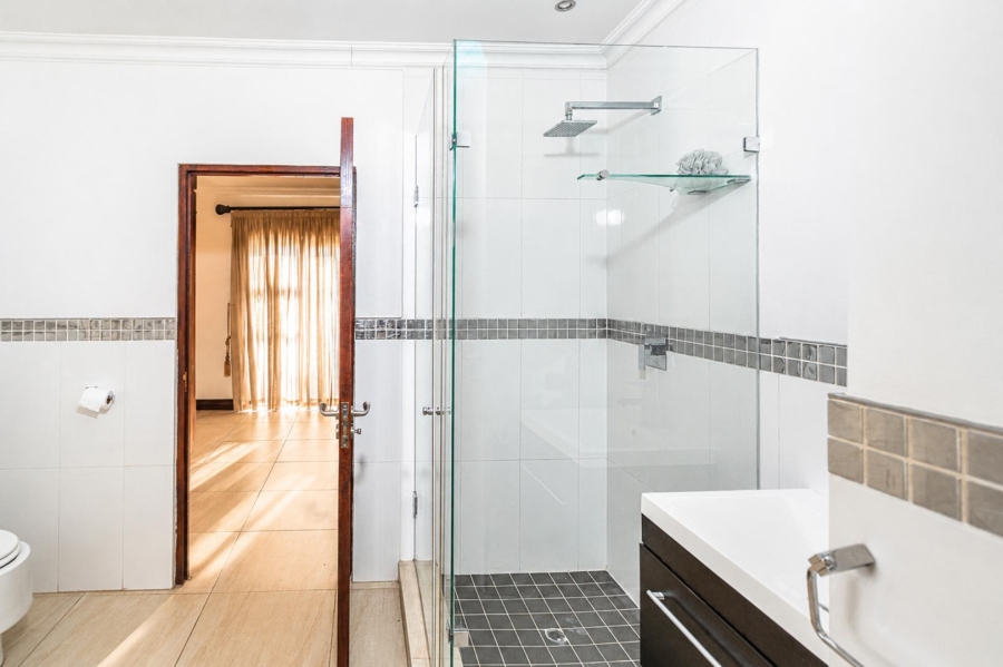 5 Bedroom Property for Sale in Pecanwood Estate North West